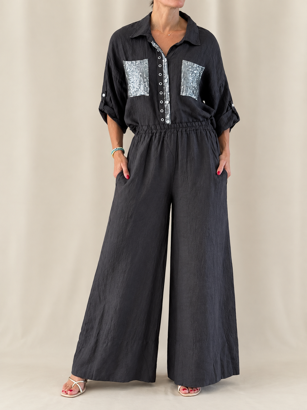 Noir Spark Linen Set