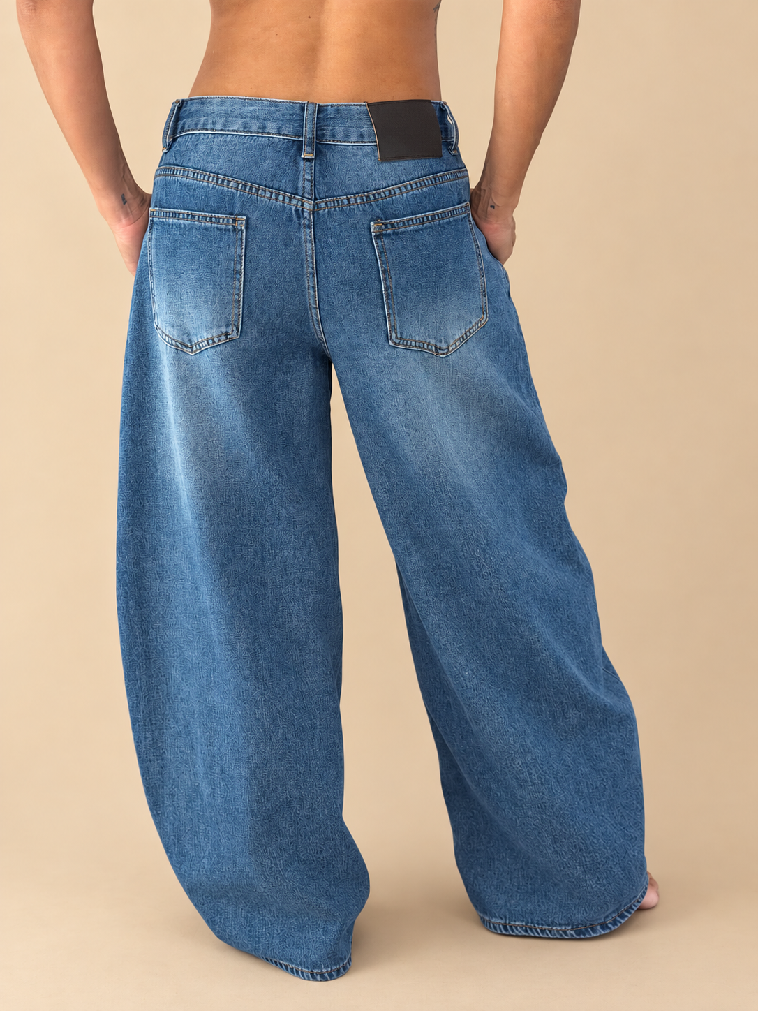 High-waist Button Barrel Jean